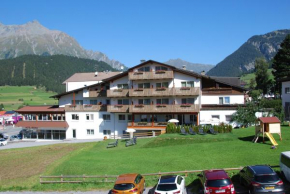  Alpenhotel Regina  Наудерс